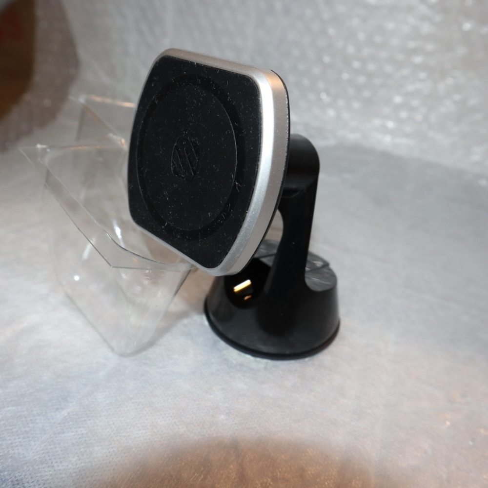 MagicMount™ Pro2 Flush MountMagSafe® Compatible Magnetic Phone Mount - Picture 3 of 10